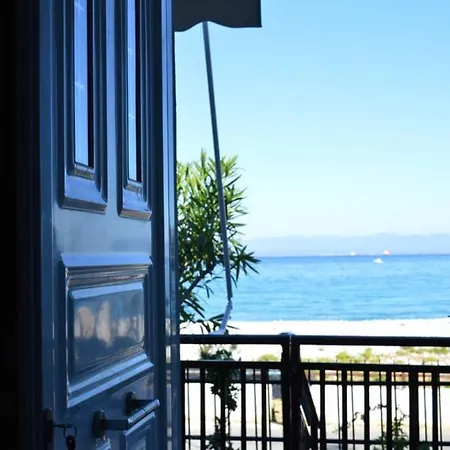 Casa de Férias Melenia's Sea Front House Calamata