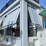 Melenia's Sea Front House * Calamata