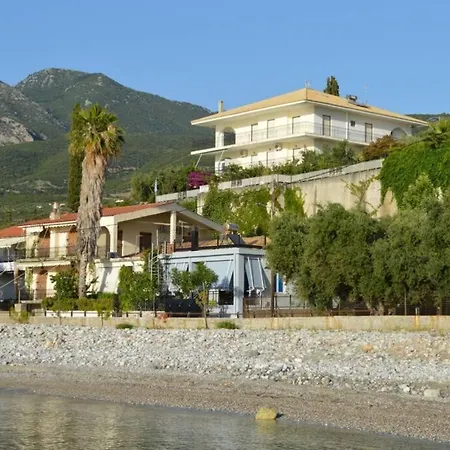 Casa de Férias Melenia's Sea Front House