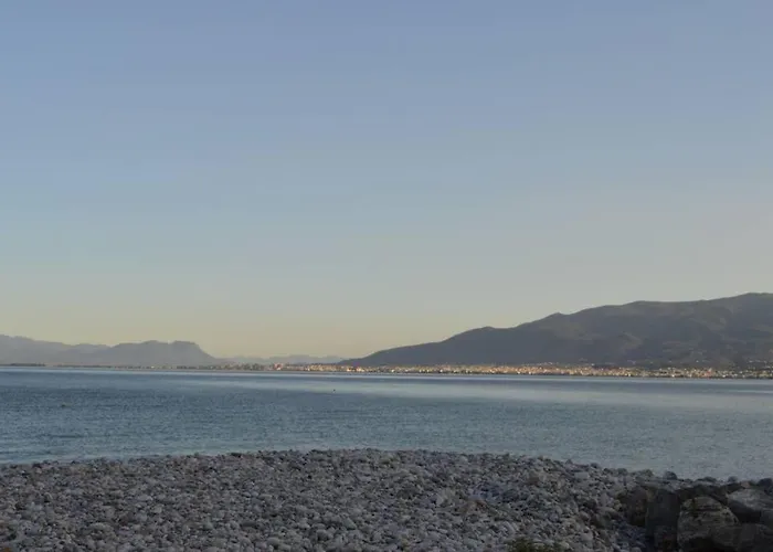 Casa de Férias Melenia's Sea Front House